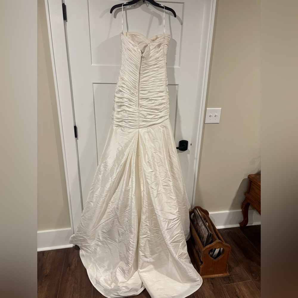 NWT 2BE Bride Mon Cheri ivory ruched taffeta mermaid wedding dress/gown size 10 - Picture 7 of 8
